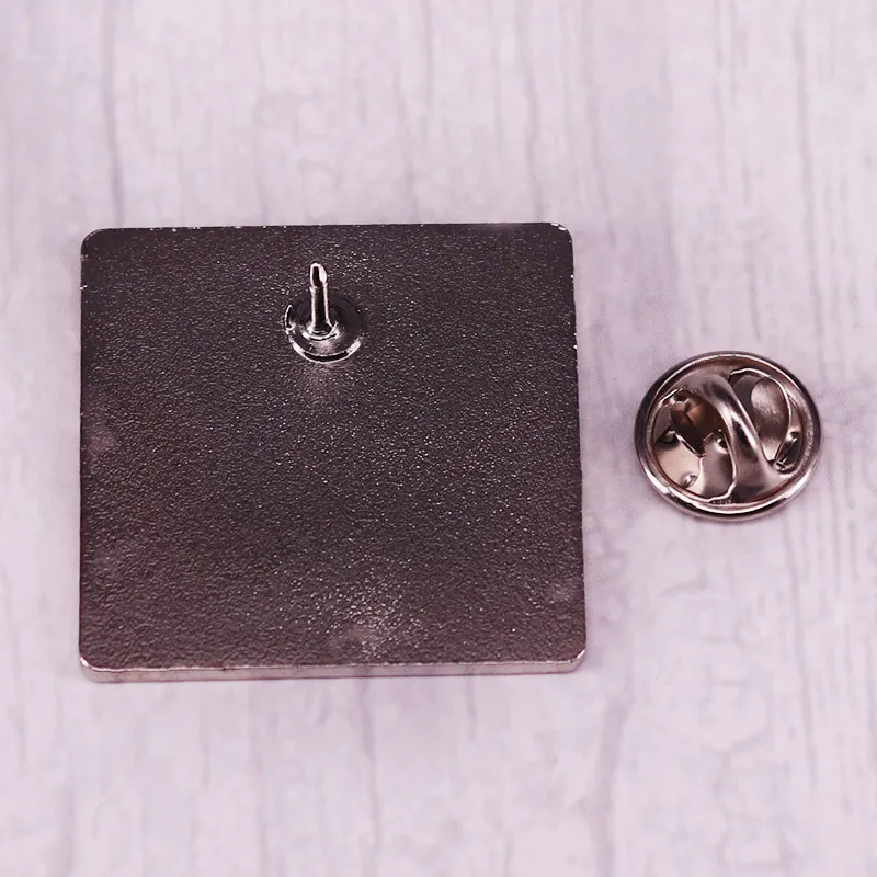 Nana Osaki Enamel Pin Ai Yazaw - огляд і ціна Nana Anime Merchandise